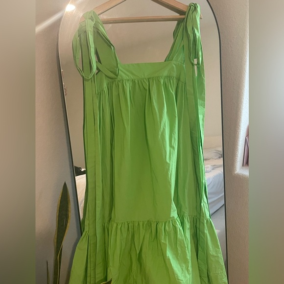 Lime green dress - Picture 2 of 6